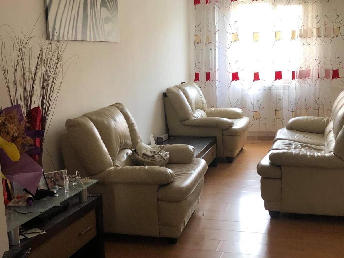 Apartament Apartment Ramnicu Valcea Bagian luar foto